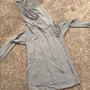 GapFit light hooded shirt